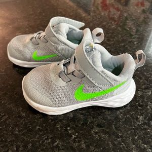 Boys 6C Nike shoes. Gently worn twice. My so. Became picky about shoes EARLY! 🤪
